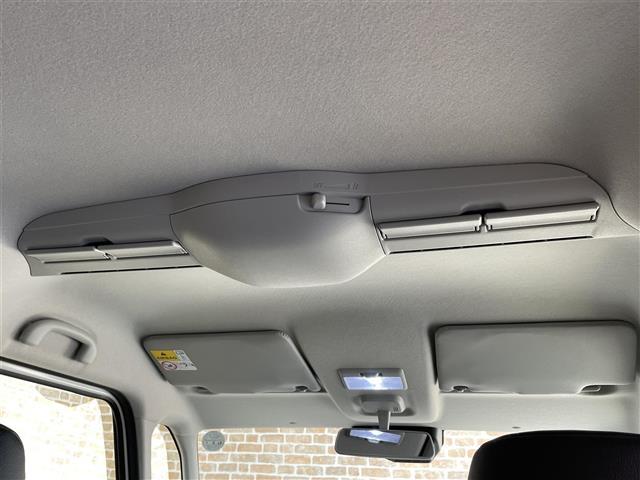 スペーシアカスタム ハイブリッドＸＳ　４ＷＤ　両側パワースライドドア　マルチユースフラップ　ヘッドアップディスプレイ　スズキセーフティサポート　デュアルセンサーブレーキサポート　アダプティブクルーズコントロール　コーナーセンサー（5枚目）