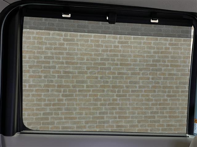 スペーシア ハイブリッドＸ　４ＷＤ　２トーンルーフパッケージ　アップグレードパッケージ　両側パワースライドドア　ルーフレール　スリムサーキュレーター　デュアルセンサーブレーキサポート　リヤパーキングセンサー　シートヒーター（17枚目）