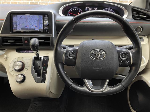 シエンタ Ｇ　３列７人乗り　トヨタセーフティセンスＣ　両側パワースライドドア　横滑り防止装置　プリクラッシュセーフティ　レーンディパーチャーアラート　オートマチックハイビーム　カロッツェリアナビ　バックカメラ（3枚目）