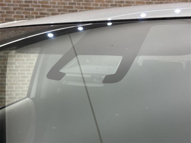 シエンタ Ｇ　３列７人乗り　トヨタセーフティセンスＣ　両側パワースライドドア　横滑り防止装置　プリクラッシュセーフティ　レーンディパーチャーアラート　オートマチックハイビーム　カロッツェリアナビ　バックカメラ（20枚目）