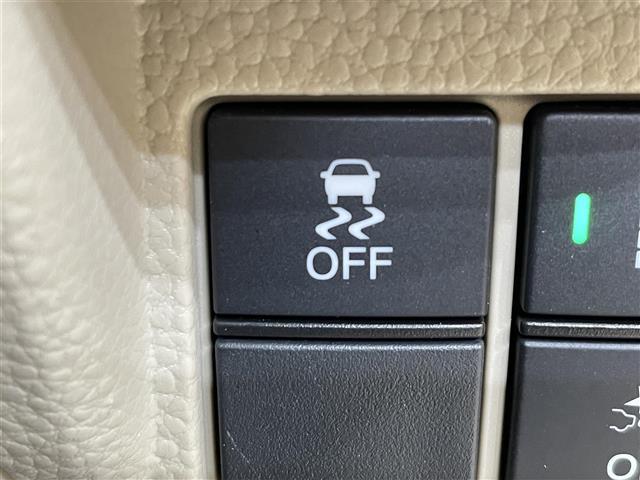 Ｎ－ＢＯＸ Ｇ・Ｌホンダセンシング　４ＷＤ　両側パワースライドドア　ホンダセンシング　衝突軽減ブレーキ　アダプティブクルーズコントロール　オートハイビーム　前席シートヒーター　ロールサンシェード　純正ナビ　フルＬＥＤヘッドランプ（5枚目）