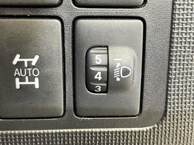 スペイド Ｆ　４ＷＤ　左側パワースライドドア　横滑り防止装置　社外ナビ　フルセグＴＶ　ドライブレコーダー　ＥＴＣ　ヘッドライトレベライザー　エンジンスターター　ＨＩＤヘッドランプ　純正フロアマット（16枚目）