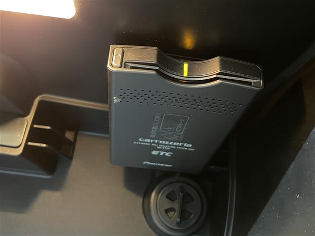 ＭＩＮＩ クーパーＳ　クロスオーバー　オール４　４ＷＤ　ターボ　横滑り防止装置　パドルシフト　前席シートヒーター　Ｐｉｏｎｅｅｒナビ　フルセグＴＶ　バックカメラ　ＥＴＣ　オートライト　ＨＩＤヘッドライト　純正１７インチアルミホイール（17枚目）