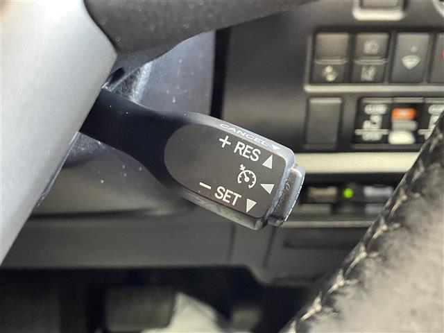 ヴォクシー ＺＳ　煌ＩＩ　ワンオーナー　４ＷＤ　寒冷地仕様　両側パワースライドドア　トヨタセーフティセンスＣ　プリクラッシュセーフティ　クルーズコントロール　クリアランスソナー　純正ＳＤナビ　ＬＥＤヘッドランプ（5枚目）