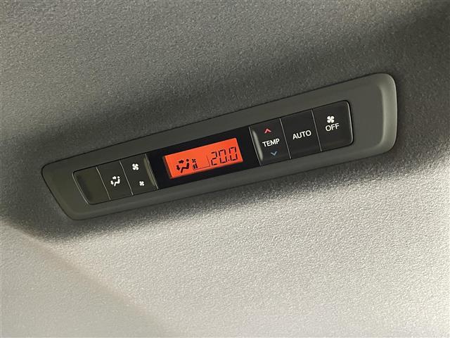 ヴォクシー ＺＳ　煌ＩＩ　ワンオーナー　４ＷＤ　寒冷地仕様　両側パワースライドドア　トヨタセーフティセンスＣ　プリクラッシュセーフティ　クルーズコントロール　クリアランスソナー　純正ＳＤナビ　ＬＥＤヘッドランプ（6枚目）