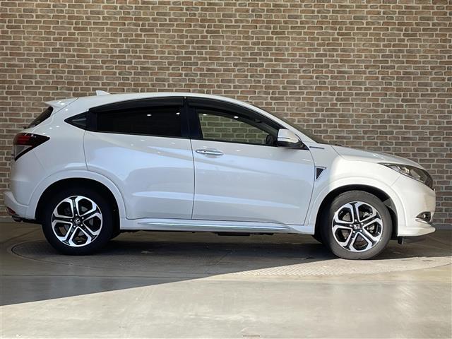 ヴェゼル ハイブリッド ワンオーナー パドルシフト バックカメラ レーンアシスト リアクティブフォースペダル 標識認識機能 衝突被害軽減ブレーキ 横滑り防止装置 フロントワイパーデアイサー チップアップリアシート(32枚目)