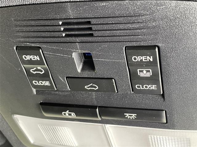 ハリアーハイブリッド プレミアム ワンオーナー 4WD ムーンルーフ プリクラッシュセーフティ レーダークルーズコントロール レーンディパーチャーアラート Msスピードエアロ パワーバックドア 運転席パワーシート(8枚目)