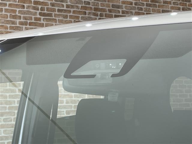 ヴォクシー ZS 煌II ワンオーナー 4WD 寒冷地仕様 カロッツェリア後席ディスプレイ 両側パワースライドドア トヨタセーフティセンスC クルーズコントロール クリアランスソナー プリクラッシュセーフティ 純正ホイール(4枚目)