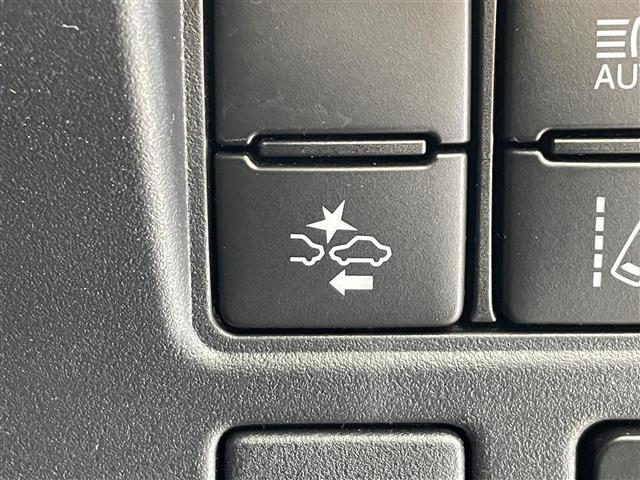 ヴォクシー ZS 煌II ワンオーナー 4WD 寒冷地仕様 カロッツェリア後席ディスプレイ 両側パワースライドドア トヨタセーフティセンスC クルーズコントロール クリアランスソナー プリクラッシュセーフティ 純正ホイール(8枚目)