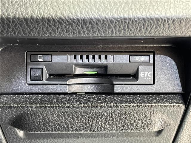 ヴォクシー ZS 煌II ワンオーナー 4WD 寒冷地仕様 カロッツェリア後席ディスプレイ 両側パワースライドドア トヨタセーフティセンスC クルーズコントロール クリアランスソナー プリクラッシュセーフティ 純正ホイール(12枚目)