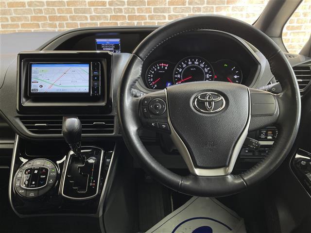 ヴォクシー ZS 煌II ワンオーナー 4WD 寒冷地仕様 カロッツェリア後席ディスプレイ 両側パワースライドドア トヨタセーフティセンスC クルーズコントロール クリアランスソナー プリクラッシュセーフティ 純正ホイール(15枚目)