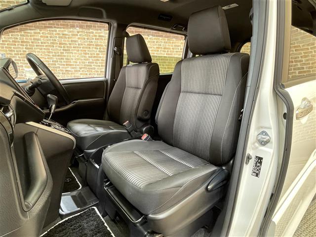 ヴォクシー ZS 煌II ワンオーナー 4WD 寒冷地仕様 カロッツェリア後席ディスプレイ 両側パワースライドドア トヨタセーフティセンスC クルーズコントロール クリアランスソナー プリクラッシュセーフティ 純正ホイール(25枚目)