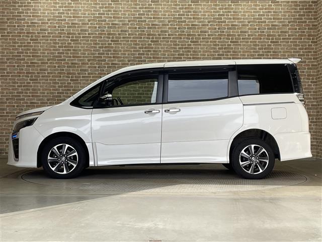 ヴォクシー ZS 煌II ワンオーナー 4WD 寒冷地仕様 カロッツェリア後席ディスプレイ 両側パワースライドドア トヨタセーフティセンスC クルーズコントロール クリアランスソナー プリクラッシュセーフティ 純正ホイール(33枚目)