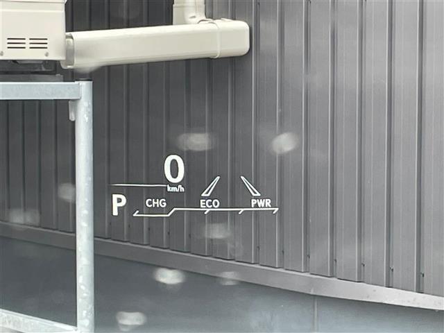 NX NX300h Iパッケージ 4WD 寒冷地仕様 パノラミックビューモニター レクサスセーフティシステム+ レーダークルーズコントロール シートヒーター ヘッドアップディスプレイ パワーシート(3枚目)