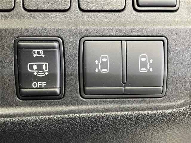 セレナ ハイウェイスターＶセレクションＩＩ　ワンオーナー　４ＷＤ　ハンズフリーオートスライドドア　エマージェンシーブレーキ　クルーズコントロール　車線逸脱警報　オートハイビーム　横滑り防止装置　純正ナビ　フルセグＴＶ　エンジンスターター（2枚目）