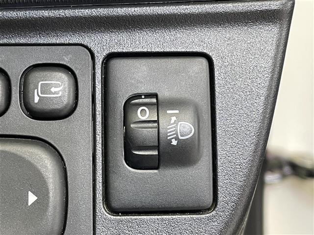 アクア S TRDエアロ トヨタセーフティセンスC プリクラッシュセーフティ レーンディパーチャーアラート オートマチックハイビーム 横滑り防止装置 純正ナビ バックカメラ ETC2.0 ドライブレコーダー(10枚目)