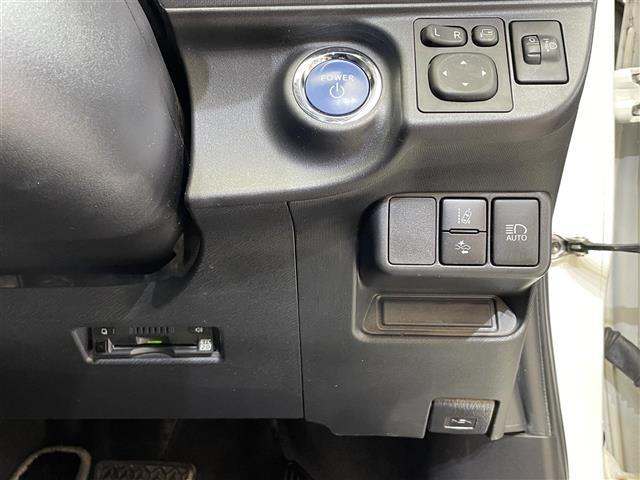 アクア S TRDエアロ トヨタセーフティセンスC プリクラッシュセーフティ レーンディパーチャーアラート オートマチックハイビーム 横滑り防止装置 純正ナビ バックカメラ ETC2.0 ドライブレコーダー(23枚目)