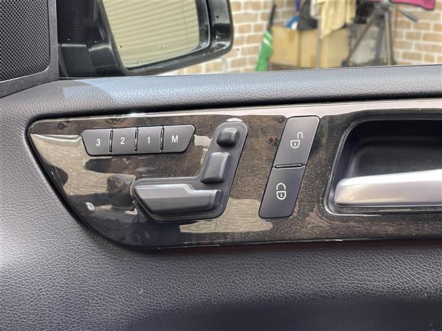 Mクラス ML350 ブルーテック 4マチック 4WD AMGスポーツパッケージ パノラミックスライディングルーフ 360°カメラシステム AMGスポーツレザーシート EASY-PACK自動開閉テールゲート クルーズコントロール(11枚目)