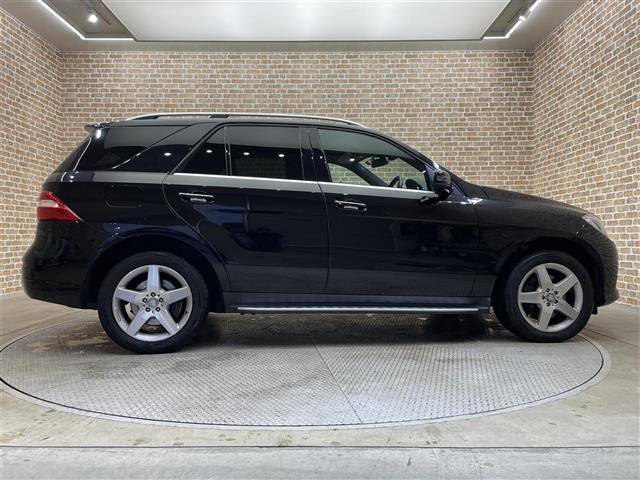 Mクラス ML350 ブルーテック 4マチック 4WD AMGスポーツパッケージ パノラミックスライディングルーフ 360°カメラシステム AMGスポーツレザーシート EASY-PACK自動開閉テールゲート クルーズコントロール(39枚目)
