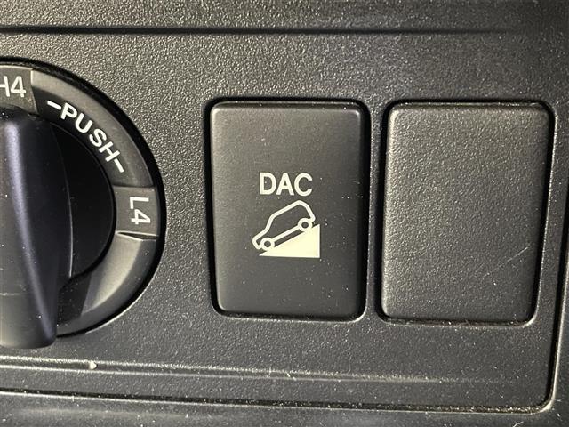 ランドクルーザープラド TX 4WD モデリスタフロントスポイラー ディーゼルターボ センターデフロック ダウンヒルアシスト 横滑り防止装置 MTモード付AT ストラーダナビ フルセグTV LEDヘッドランプ 純正アルミホイール(3枚目)