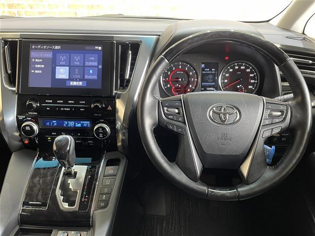 アルファード 2.5S Cパッケージ ワンオーナー 4WD 三眼LEDヘッドランプ 両側パワースライドドア パワーバックドア トヨタセーフティセンス シートヒーター シートベンチレーション デジタルインナーミラー AC100V100W(12枚目)