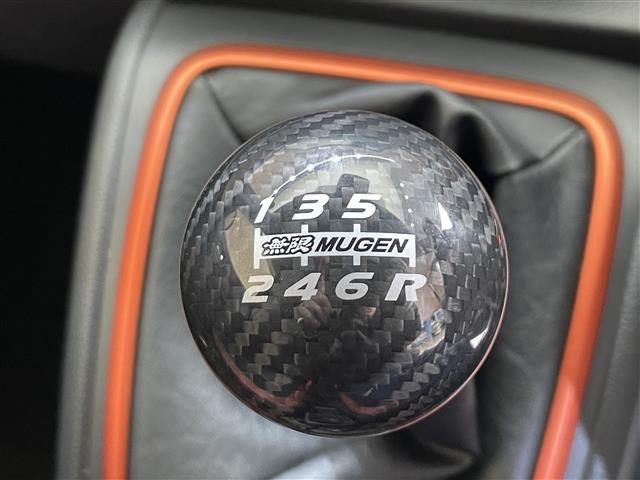 Ｎ－ＯＮＥ ＲＳ　６速マニュアルミッション　ターボ　ホンダセンシング　衝突軽減ブレーキ　アダプティブクルーズコントロール　パーキングセンサー　無限カーボンシフトノブ　シートヒーター　純正ナビ　フルＬＥＤヘッドライト（2枚目）