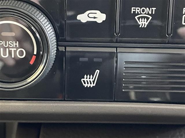 Ｎ－ＢＯＸ Ｌ　４ＷＤ　左側パワースライドドア　ホンダセンシング　衝突軽減ブレーキ　渋滞追従機能付きクルーズコントロール　パーキングセンサー　シートヒーター　シートバックテーブル　カロッツェリアナビ（10枚目）