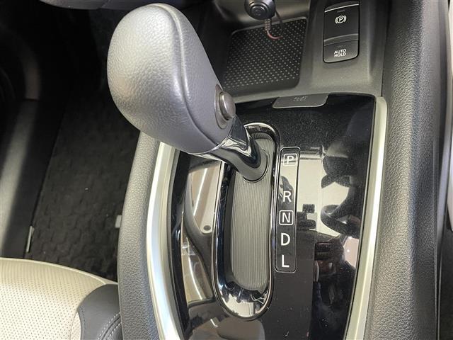 エクストレイル モード・プレミアｉ　ハイコントラストインテリア　プロパイロット　クルーズコントロール　エマージェンシーブレーキ　レーンアシストコーナーセンサー　コーナリングスタビリティアシスト　アクティブエンジンブレーキ　ダウンヒルアシスト　アイドリングストップ（14枚目）