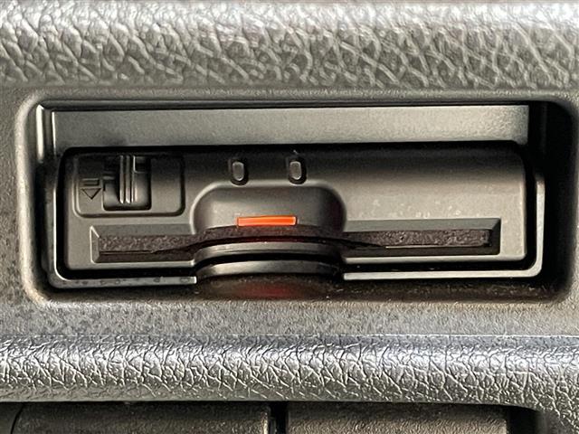 エクストレイル モード・プレミアｉ　ハイコントラストインテリア　プロパイロット　クルーズコントロール　エマージェンシーブレーキ　レーンアシストコーナーセンサー　コーナリングスタビリティアシスト　アクティブエンジンブレーキ　ダウンヒルアシスト　アイドリングストップ（19枚目）