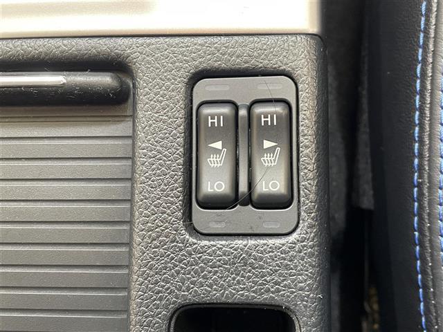 レヴォーグ １．６ＧＴ－Ｓアイサイト　４ＷＤ　本革シート　ビルシュタインダンパー　アイサイトＶｅｒ．３　アドバンスドセイフティパッケージ　パドルシフト　パワーシート　シートヒーター　純正ナビ　エンジンスターター（7枚目）