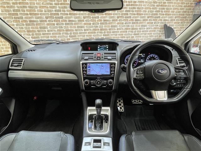 レヴォーグ １．６ＧＴ－Ｓアイサイト　４ＷＤ　本革シート　ビルシュタインダンパー　アイサイトＶｅｒ．３　アドバンスドセイフティパッケージ　パドルシフト　パワーシート　シートヒーター　純正ナビ　エンジンスターター（9枚目）