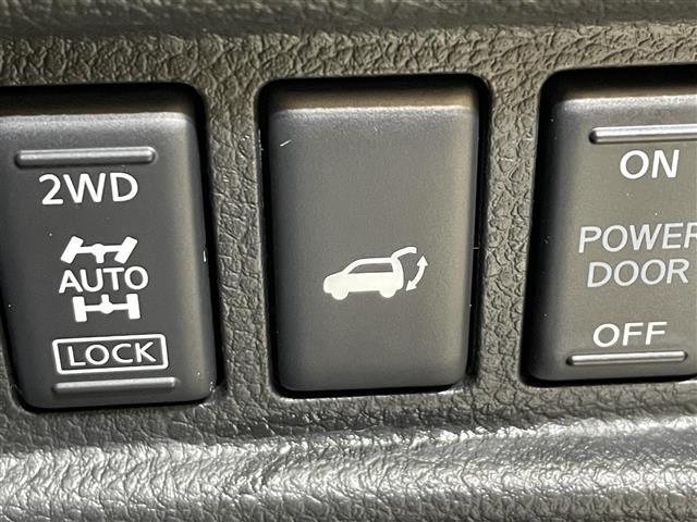 エルグランド ライダー　黒本革シート　４ＷＤ　両側パワースライドドア　レザーシート　アラウンドビューモニター　オートバックドア　インテリジェントクルーズコントロール　エマージェンシーブレーキ　コーナーセンサー　パワーシート　シートヒーター（5枚目）