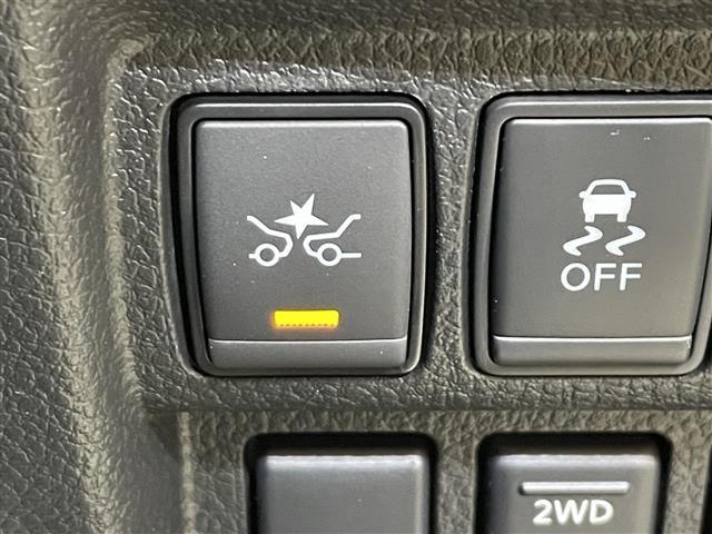 エルグランド ライダー　黒本革シート　４ＷＤ　両側パワースライドドア　レザーシート　アラウンドビューモニター　オートバックドア　インテリジェントクルーズコントロール　エマージェンシーブレーキ　コーナーセンサー　パワーシート　シートヒーター（6枚目）