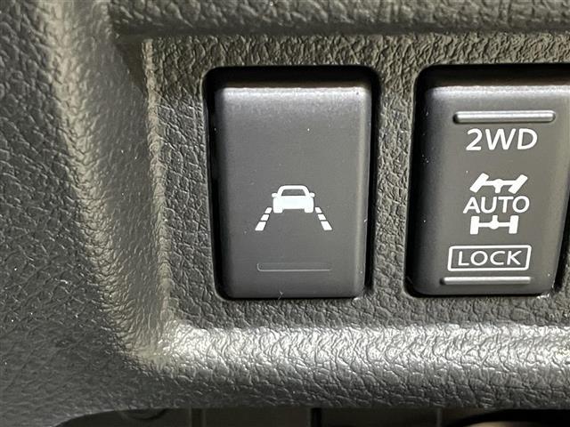 エルグランド ライダー　黒本革シート　４ＷＤ　両側パワースライドドア　レザーシート　アラウンドビューモニター　オートバックドア　インテリジェントクルーズコントロール　エマージェンシーブレーキ　コーナーセンサー　パワーシート　シートヒーター（8枚目）