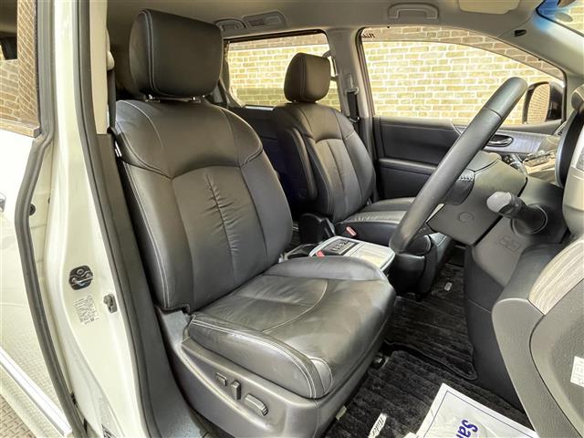 エルグランド ライダー　黒本革シート　４ＷＤ　両側パワースライドドア　レザーシート　アラウンドビューモニター　オートバックドア　インテリジェントクルーズコントロール　エマージェンシーブレーキ　コーナーセンサー　パワーシート　シートヒーター（22枚目）