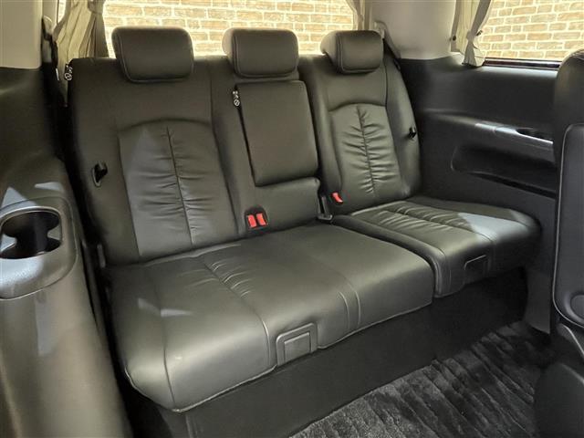 エルグランド ライダー　黒本革シート　４ＷＤ　両側パワースライドドア　レザーシート　アラウンドビューモニター　オートバックドア　インテリジェントクルーズコントロール　エマージェンシーブレーキ　コーナーセンサー　パワーシート　シートヒーター（28枚目）