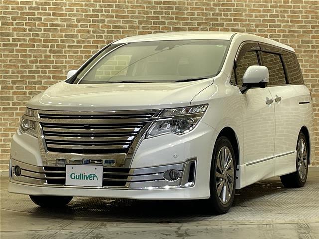 エルグランド ライダー　黒本革シート　４ＷＤ　両側パワースライドドア　レザーシート　アラウンドビューモニター　オートバックドア　インテリジェントクルーズコントロール　エマージェンシーブレーキ　コーナーセンサー　パワーシート　シートヒーター（32枚目）