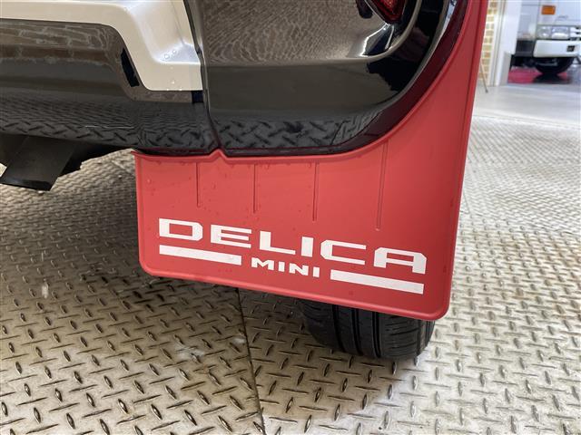 デリカミニ Ｔ　プレミアム　４ＷＤ　ターボ　両側ハンズフリーオートスライドドア　ルーフレール　マルチアラウンドモニター　ｅ－Ａｓｓｉｓｔ　衝突被害軽減ブレーキシステム　マイパイロット　コーナーセンサー　ヒルディセントコントロール（3枚目）