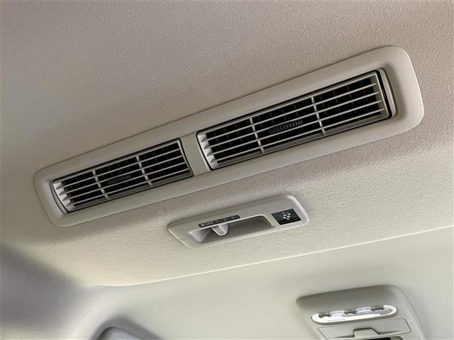 デリカミニ Ｔ　プレミアム　４ＷＤ　ターボ　両側ハンズフリーオートスライドドア　ルーフレール　マルチアラウンドモニター　ｅ－Ａｓｓｉｓｔ　衝突被害軽減ブレーキシステム　マイパイロット　コーナーセンサー　ヒルディセントコントロール（7枚目）