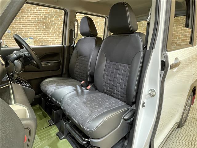 デリカミニ Ｔ　プレミアム　４ＷＤ　ターボ　両側ハンズフリーオートスライドドア　ルーフレール　マルチアラウンドモニター　ｅ－Ａｓｓｉｓｔ　衝突被害軽減ブレーキシステム　マイパイロット　コーナーセンサー　ヒルディセントコントロール（26枚目）