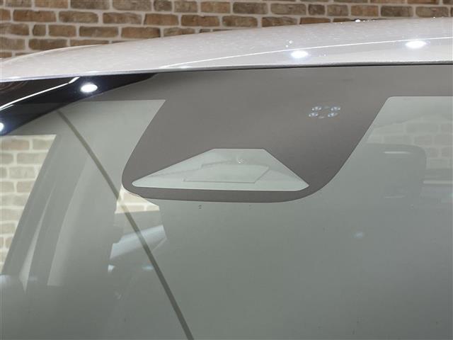 ヴェゼル ｅ：ＨＥＶ　Ｚ　４ＷＤ　マルチビューカメラシステム　プレミアムオーディオ　ハンズフリーアクセステールゲート　ホンダセンシング　ヒルディセントコントロール　ワイヤレス充電　パーキングセンサー　ＬＥＤヘッドライト（2枚目）