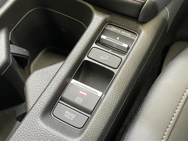 ヴェゼル ｅ：ＨＥＶ　Ｚ　４ＷＤ　マルチビューカメラシステム　プレミアムオーディオ　ハンズフリーアクセステールゲート　ホンダセンシング　ヒルディセントコントロール　ワイヤレス充電　パーキングセンサー　ＬＥＤヘッドライト（5枚目）