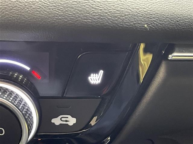 ヴェゼル ｅ：ＨＥＶ　Ｚ　４ＷＤ　マルチビューカメラシステム　プレミアムオーディオ　ハンズフリーアクセステールゲート　ホンダセンシング　ヒルディセントコントロール　ワイヤレス充電　パーキングセンサー　ＬＥＤヘッドライト（7枚目）