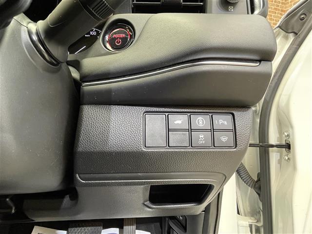 ヴェゼル ｅ：ＨＥＶ　Ｚ　４ＷＤ　マルチビューカメラシステム　プレミアムオーディオ　ハンズフリーアクセステールゲート　ホンダセンシング　ヒルディセントコントロール　ワイヤレス充電　パーキングセンサー　ＬＥＤヘッドライト（22枚目）