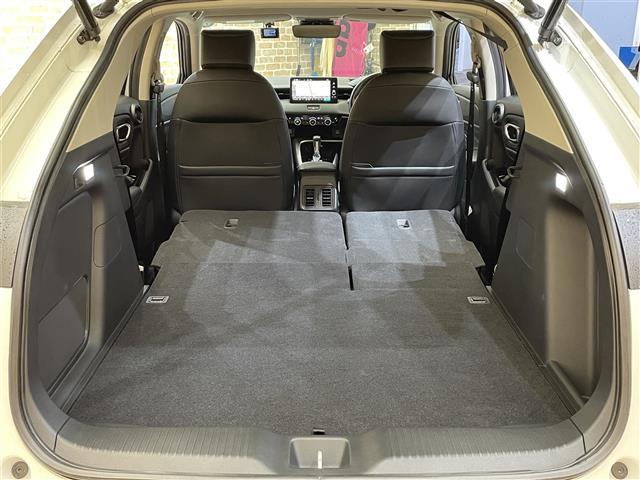 ヴェゼル ｅ：ＨＥＶ　Ｚ　４ＷＤ　マルチビューカメラシステム　プレミアムオーディオ　ハンズフリーアクセステールゲート　ホンダセンシング　ヒルディセントコントロール　ワイヤレス充電　パーキングセンサー　ＬＥＤヘッドライト（30枚目）