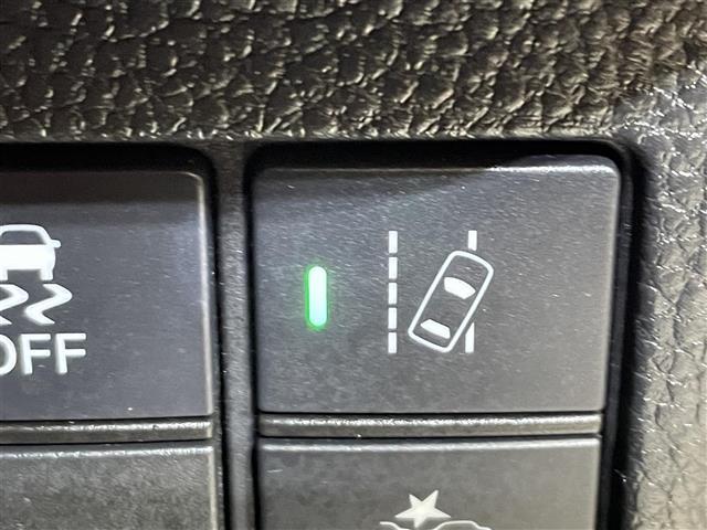 Ｎ－ＢＯＸ Ｇ・Ｌターボホンダセンシング　ワンオーナー　４ＷＤ　ターボ　両側パワースライドドア（左側ハンズフリー機能付き）　パドルシフト　シートヒーター　ホンダセンシング　ルーフコンソール　純正ナビ　フルセグＴＶ　ＬＥＤヘッドランプ（8枚目）