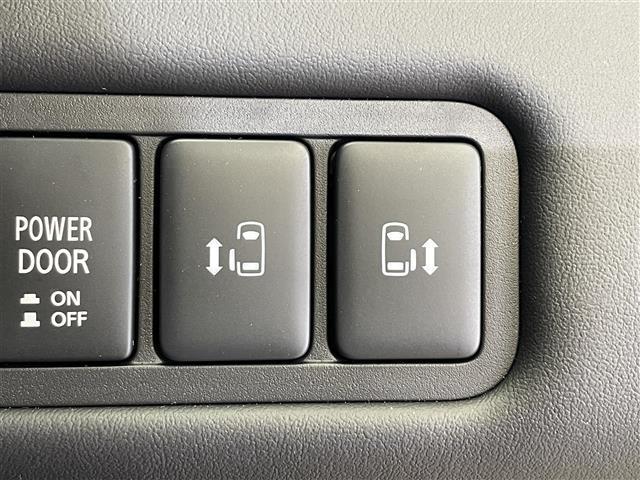 デリカＤ：５ シャモニー　登録済未使用車　特別仕様車　４ＷＤ　マルチアラウンドモニター　純正アクセサリーＡＬＰＩＮＥ製ナビ　ｅ－Ａｓｓｉｓｔ　撥水機能付き専用シート　エレクトリックテールゲート　パワーシート　シートヒーター（5枚目）