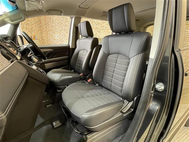 デリカＤ：５ シャモニー　登録済未使用車　特別仕様車　４ＷＤ　マルチアラウンドモニター　純正アクセサリーＡＬＰＩＮＥ製ナビ　ｅ－Ａｓｓｉｓｔ　撥水機能付き専用シート　エレクトリックテールゲート　パワーシート　シートヒーター（26枚目）