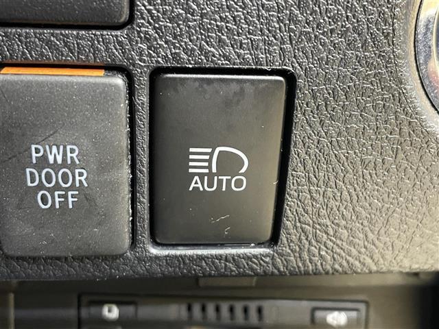 ヴェルファイア 2.5Z ゴールデンアイズ 4WD JBLプレミアムサウンドシステム パノラミックビューモニター インテリジェントパーキングアシスト2 電動ステップ トヨタセーフティセンス NAVI・AI-SHIFT 3眼LEDヘッドランプ(8枚目)