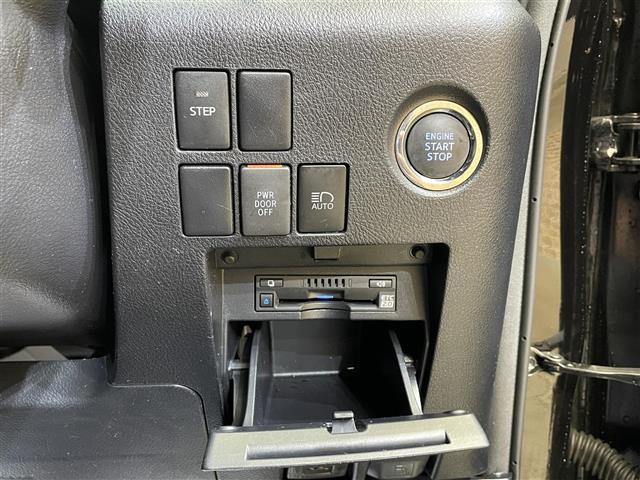 ヴェルファイア 2.5Z ゴールデンアイズ 4WD JBLプレミアムサウンドシステム パノラミックビューモニター インテリジェントパーキングアシスト2 電動ステップ トヨタセーフティセンス NAVI・AI-SHIFT 3眼LEDヘッドランプ(22枚目)